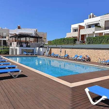 Blue - In Complex With 3 Pools