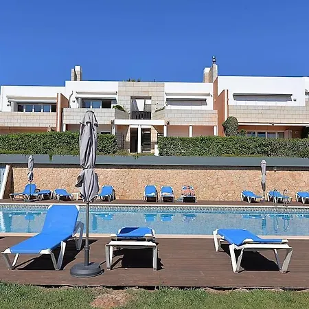 Blue - In Complex With 3 Pools