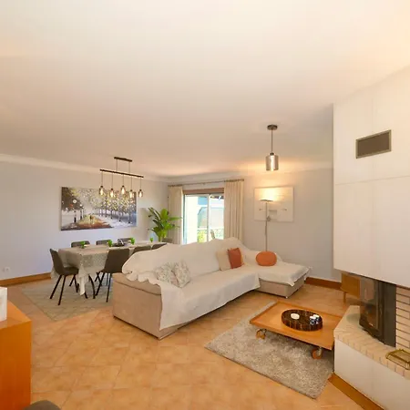 Апартаменты Blue - In Complex With 3 Pools Сан-Мартинью-ду-Порту