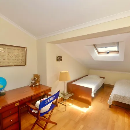 Апартаменты Blue - In Complex With 3 Pools Сан-Мартинью-ду-Порту