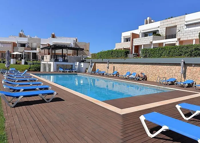 Blue - In Complex With 3 Pools