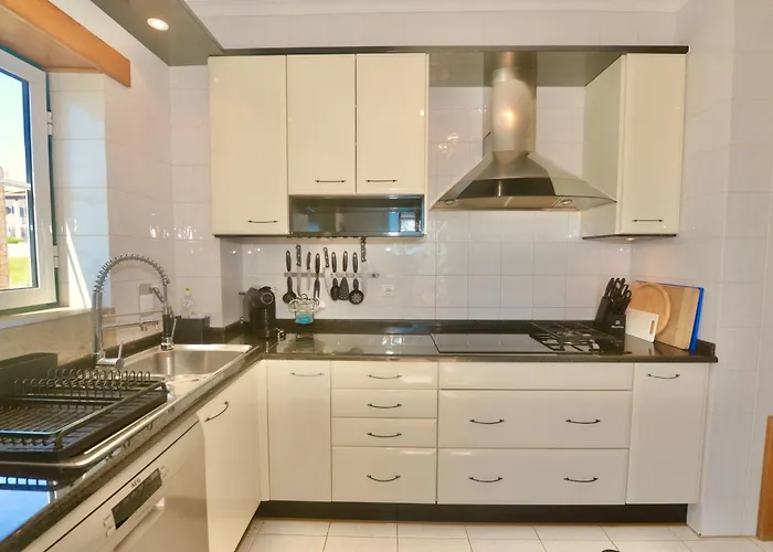 Blue - In Complex With 3 Pools